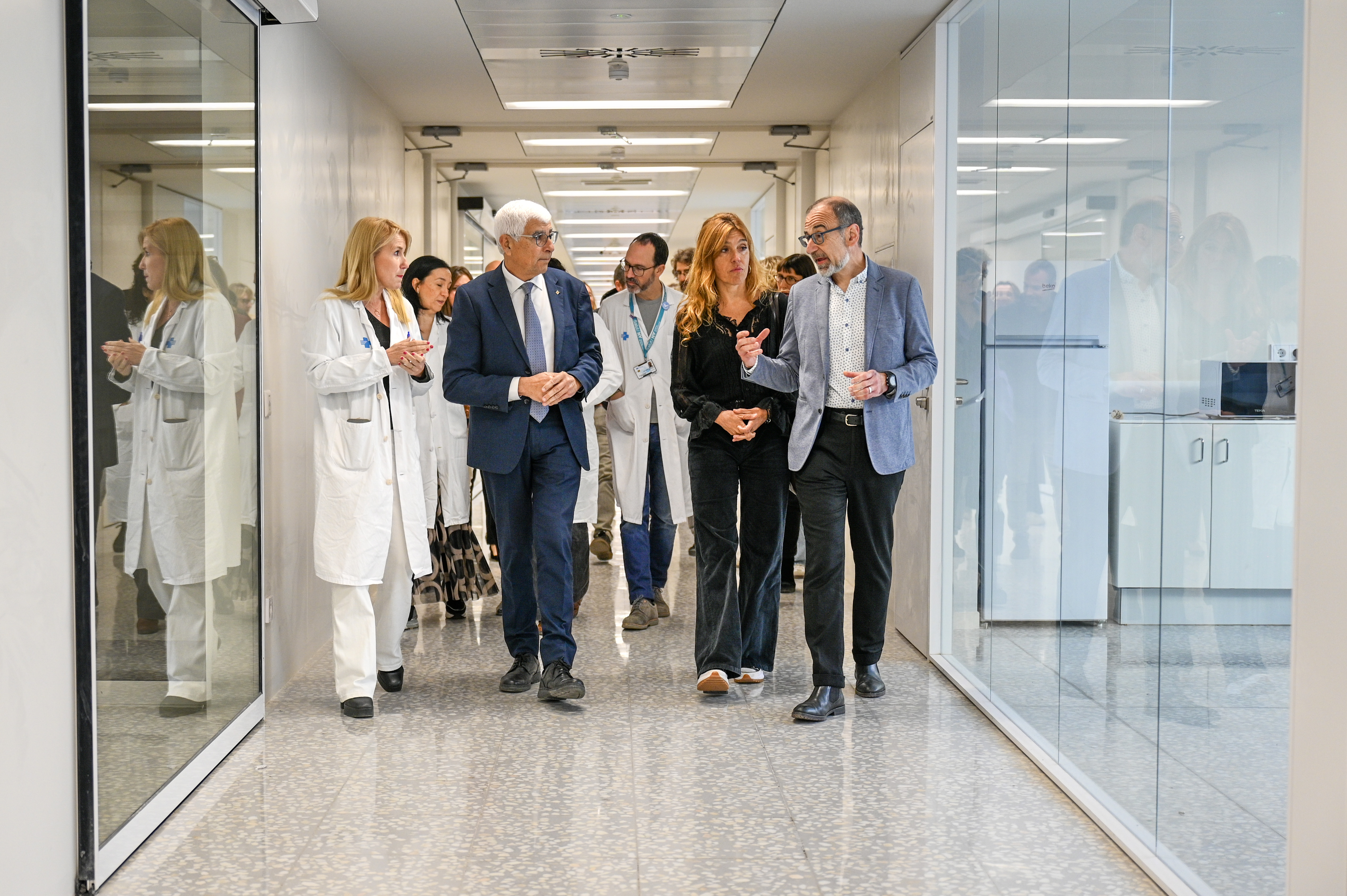 El conseller Balcells, avui durant el recorregut pel nou hospital.