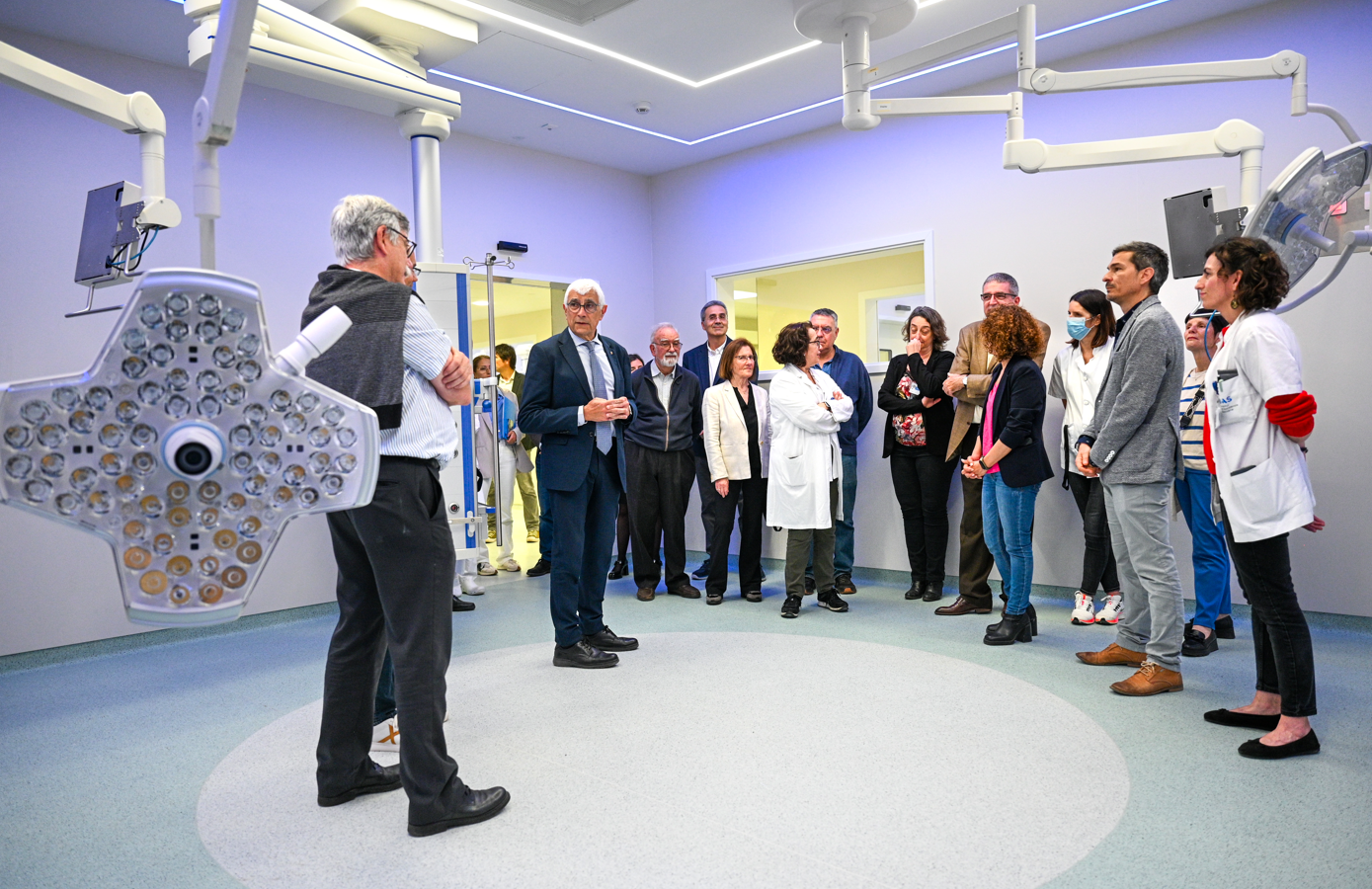 El conseller de Salut, Manel Balcells, ha visitat aquesta tarda les obres d'ampliació del bloc quirúrgic de l'Hospital Santa Caterina de Salt.