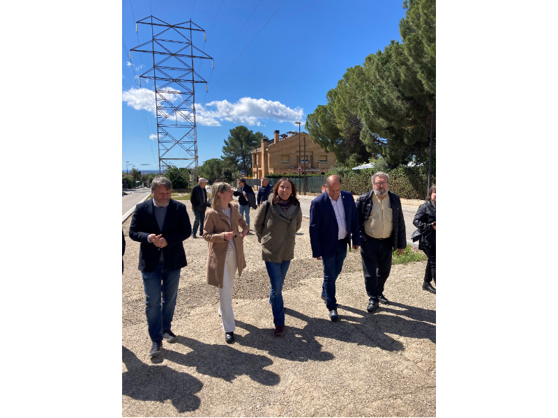 Imagen del artículo La directora de l'ICAEN es reuneix amb els ajuntaments de Reus i Castellvell i els veïns del barri d'El Pinar per abordar el soterrament de les línies d'alta tensió