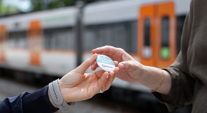 Imagen del artículo El personal de Ferrocarrils participa a la campanya de la companyia per fomentar el civisme al transport públic