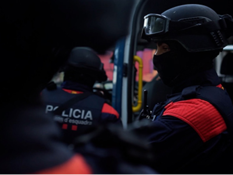 Imagen del artículo Mossos d'Esquadra i Guàrdia Civil desarticulen una organització criminal a Tarragona per estafar més de 700 víctimes amb l'ús fraudulent del DNI