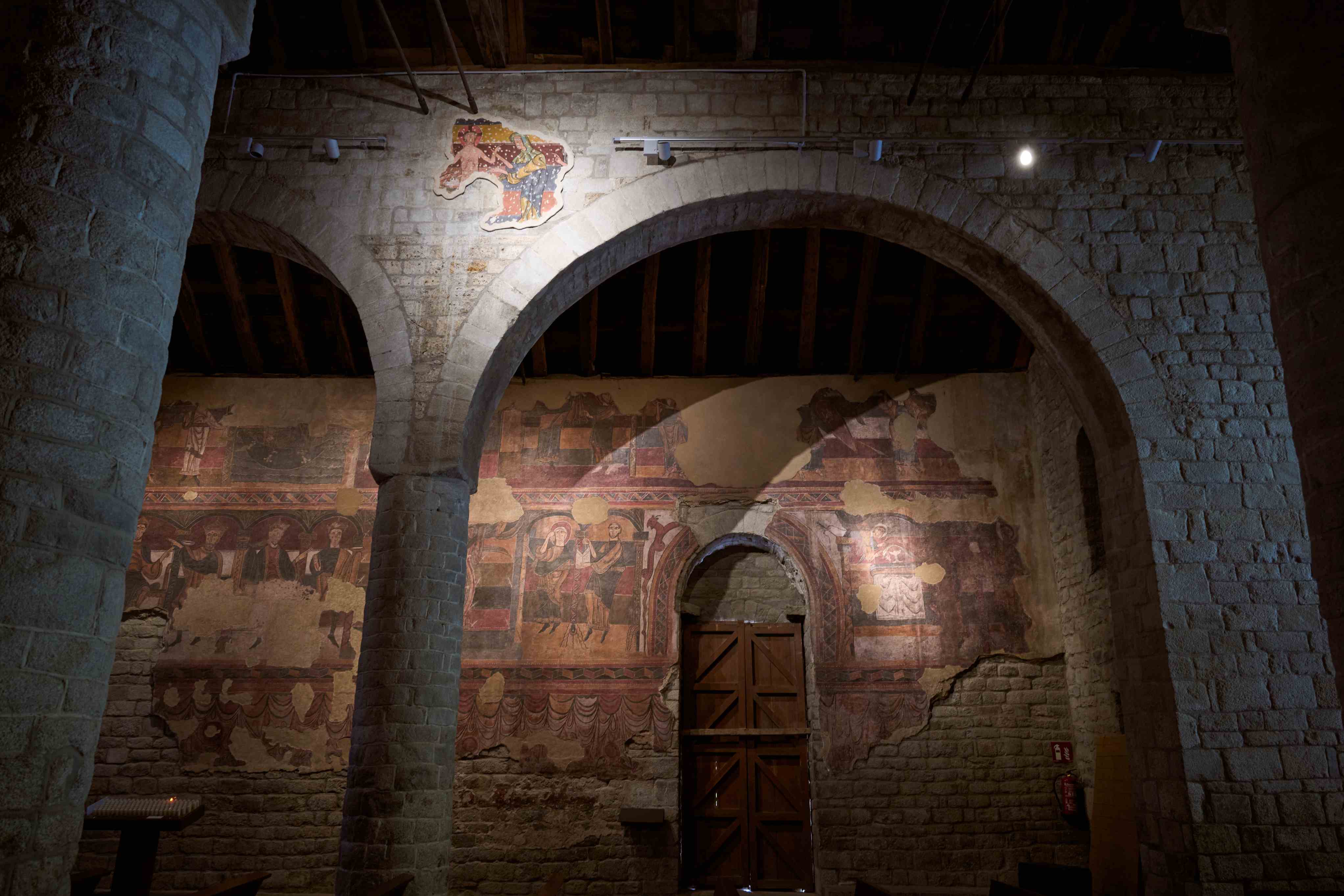 Imagen del artículo Restaurat un fragment de pintura mural romànica amb una escena de El Bany de Jesús de Santa Maria de Taüll