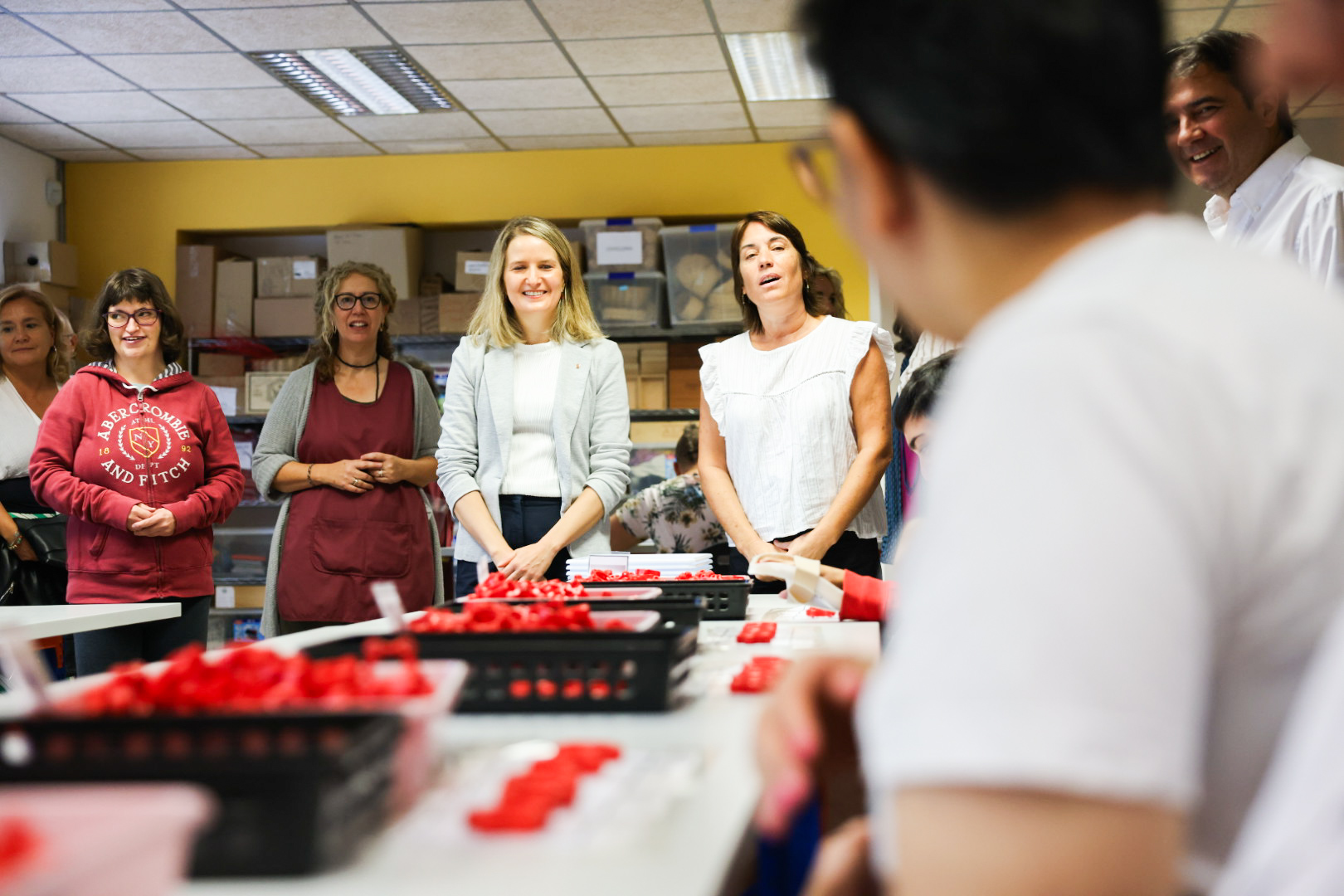 La consellera de Drets Socials i Inclusió, Mònica Martínez Bravo, ha visitat el centre ocupacional de la Fundació Sant Tomàs i la Residència Riudeperes per a persones amb discapacitat. La consellera de Drets Socials i Inclusió, Mònica Martínez Bravo, ha visitat el centre ocupacional de la Fundació Sant Tomàs i la Residència Riudeperes per a persones amb discapacitat.