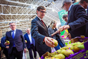 El president Illa a la Fira de Sant Miquel de Lleida (foto: Jordi Bedmar)