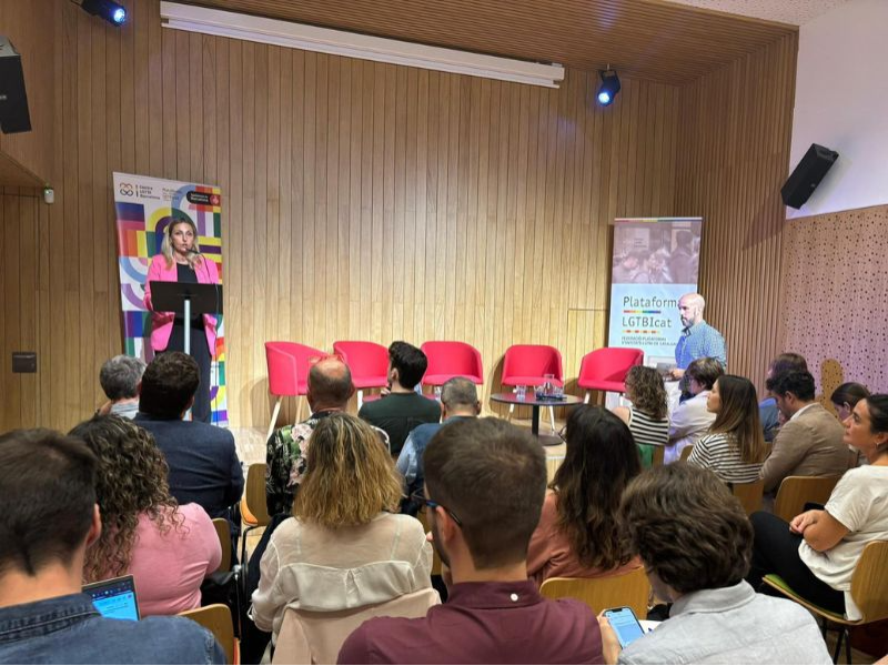 La consellera Menor participa en la commemoració de la llei catalana contra la LGTBI-fòbia en el seu desè aniversari i anuncia una actualització