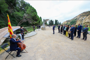 El president Illa i el Govern fa l'ofrena a la tomba del president Companys