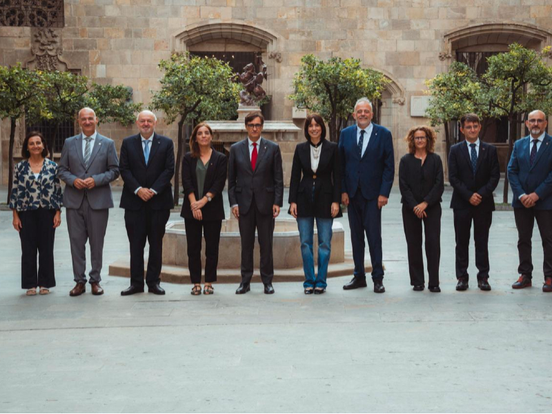 El president, la consellera, la ministra i els rectors (fotografia: Arnau Carbonell)