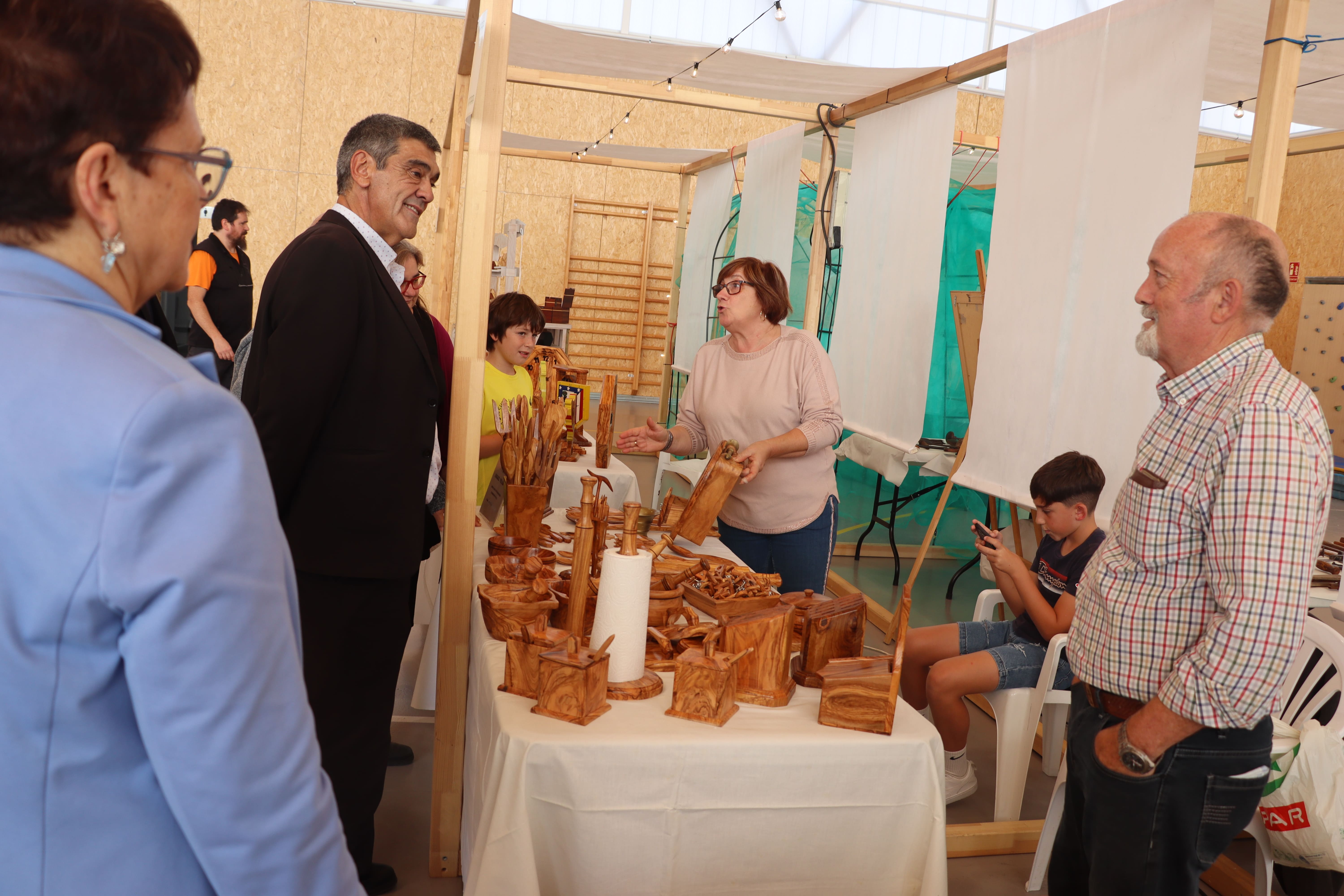 Durant tot el cap de setmana té lloc a la Sénia la XVI Fira d’Artesania de la Fusta i la XI Festa del Moble. 