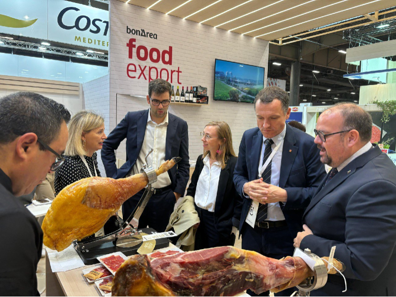 Visita del conseller d'Agricultura a la fira SIAL Paris 2024