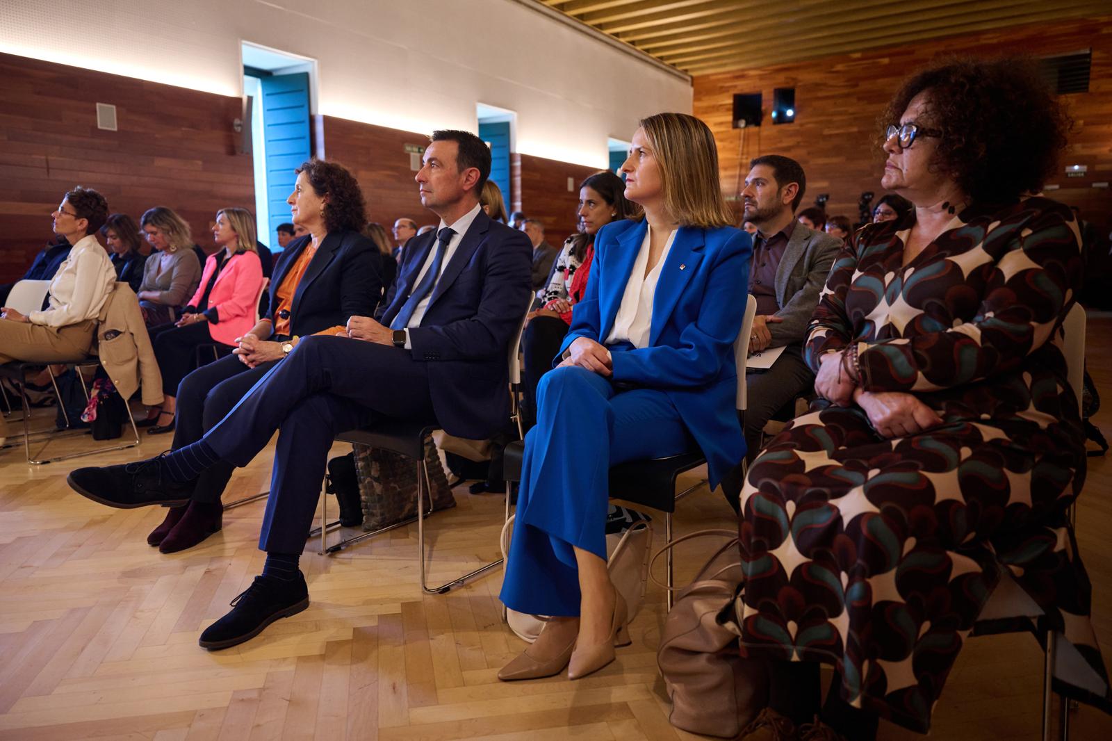 Després de la reunió de la Comissió de seguiment de l'IMV, la consellera ha assistit a un seminari sobre protecció social.