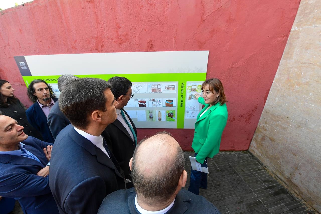 La consellera Paneque durant la commemoració del Funicular de Gelida. 