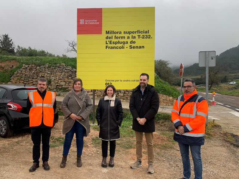 La delegada del Govern, acompanyada de l'alcaldessa de Senan; l'alcalde de l'Espluga de Francolí, i el director territorial del Departament de Territori