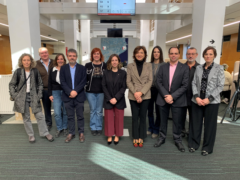 La secretària general de la Presidència, Eva Giménez i la delegada del Govern a Tarragona, Lucía López, han visitat aquest matí la OAC
