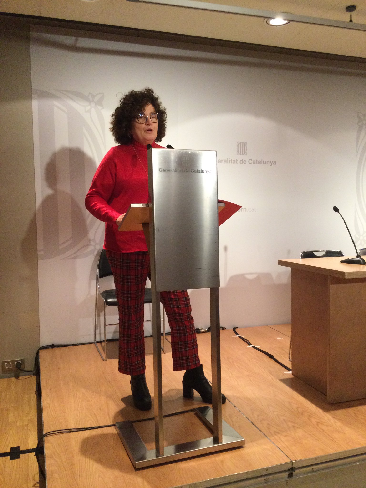 La secretària d’Infància, Adolescència i Joventut, Teresa Llorens Carbonell, durant la presentació de l’informe “Participació i implicació política de la joventut catalana”