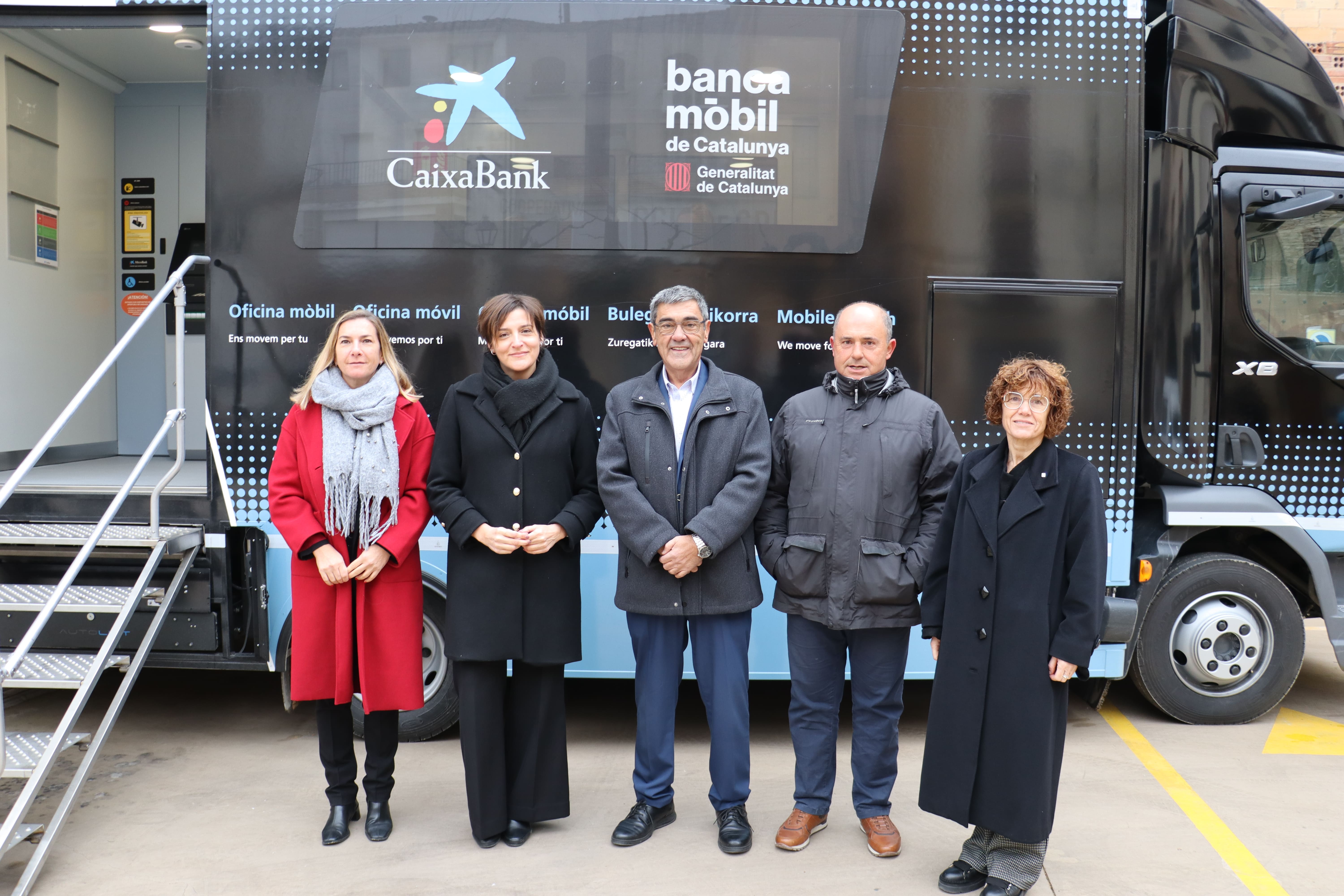 Visita aquest dijous a la Pobla de Massaluca a l'arrencada del servei de Banca Mòbil a les Terres de l'Ebre. Visita aquest dijous a la Pobla de Massaluca a l'arrencada del servei de Banca Mòbil a les Terres de l'Ebre.