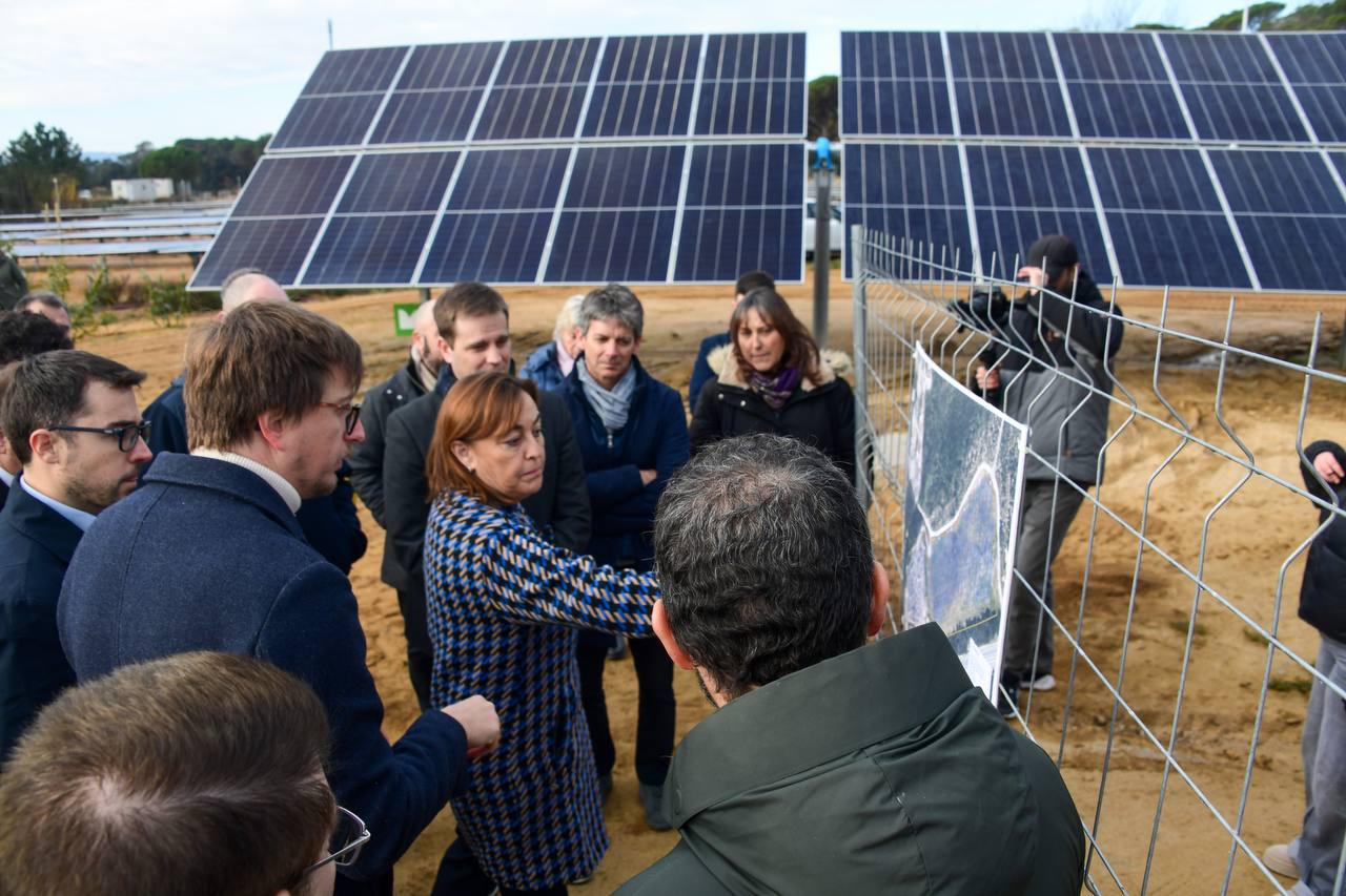 La consellera Paneque visita el parc solar de L'Energètica a Vidreres