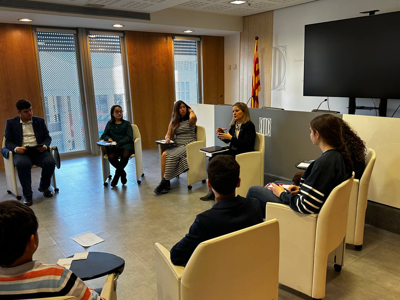 Trobada de la consellera de Drets Socials i Inclusió, Mònica Martínez Bravo, amb representants del Consell Nacional dels Infants i els Adolescents de Catalunya (CNIAC)