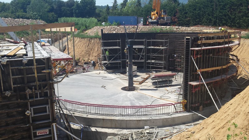 Detall de les obres de construcció d'una depuradora (arxiu).