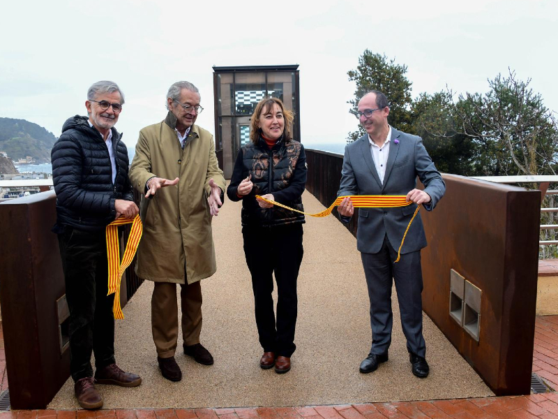 Paneque ha visitat el nou ascensor panoràmic del Port Marina Palamós