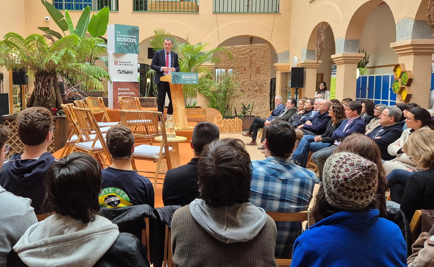 Moment avui de la celebració del Dia Mundial de Boscos amb el conseller Òscar Ordeig