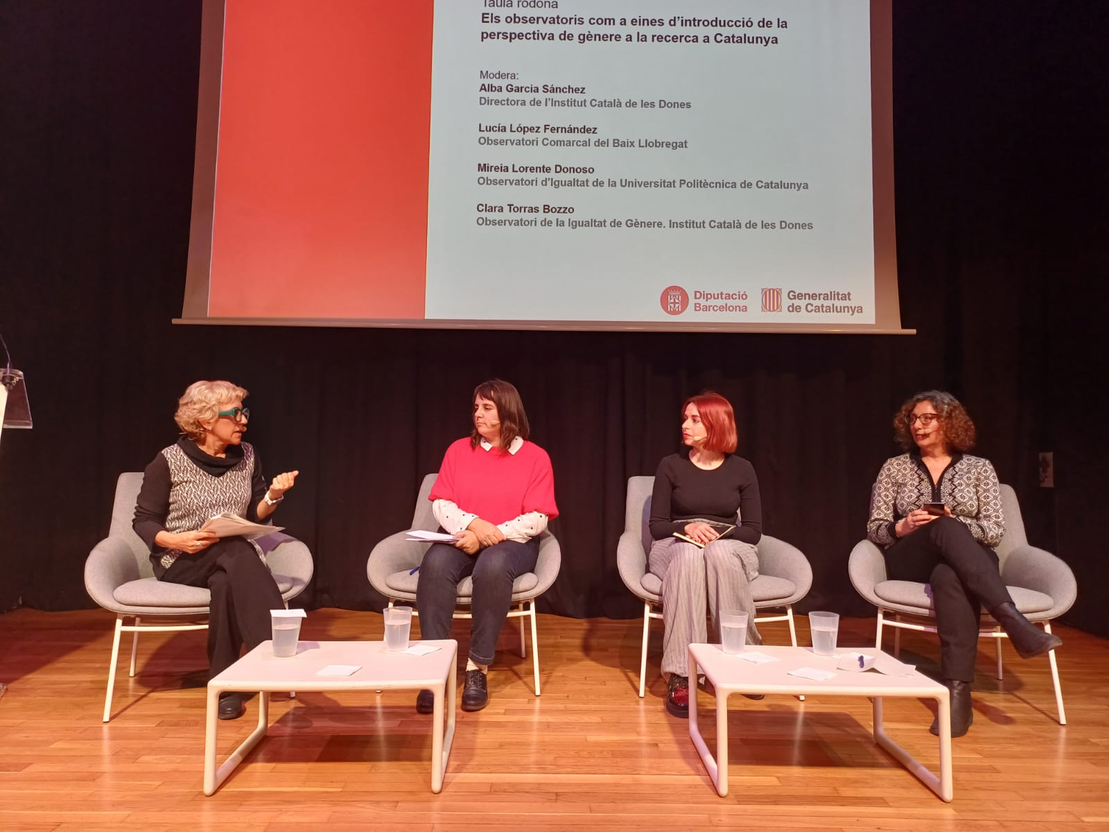 la taula rodona 'Recerca, dades i gènere: reptes i oportunitats'