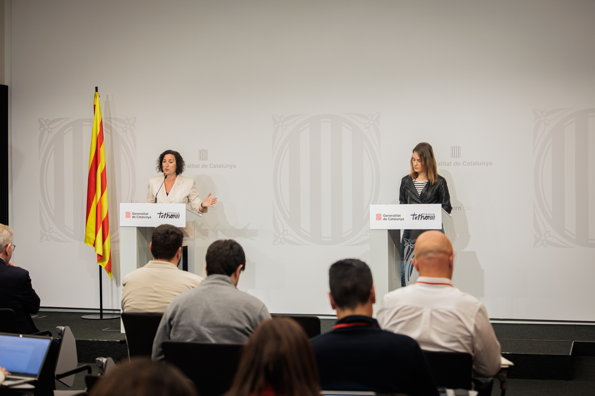 La consellera Romero i la presidenta de Comuns al Parlament, Jessica Albiach, durant la compareixença