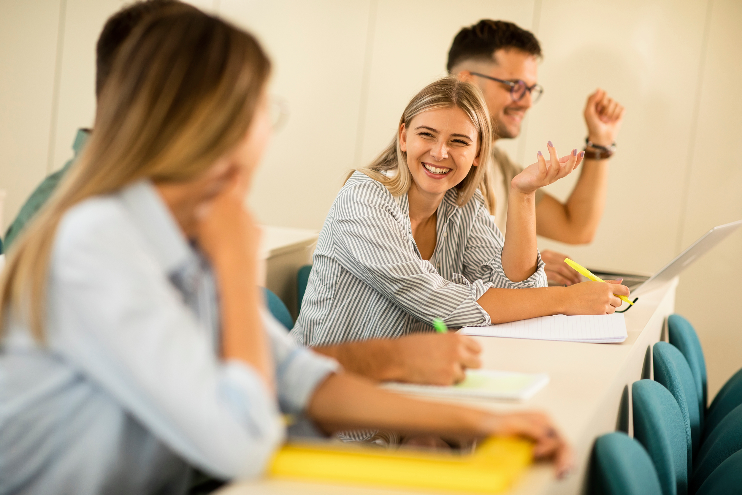 Ajuts Parla3 Ajuts Parla3