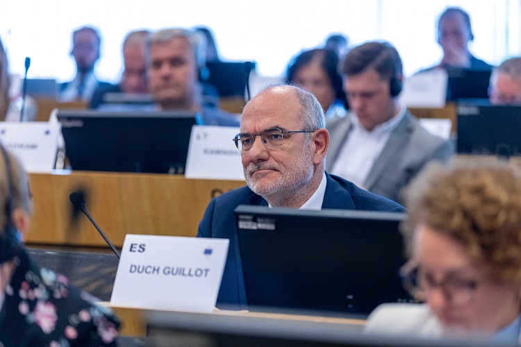 El conseller Jaume Duch, a la Comissió de Ciutadania, Governança i Assumptes Institucionals i Exteriors del Comitè de les Regions. El conseller Jaume Duch, a la Comissió de Ciutadania, Governança i Assumptes Institucionals i Exteriors del Comitè de les Regions.