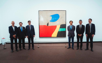 Les autoritats davant una de les obres exposades. Foto: Arnau Carbonell Les autoritats davant una de les obres exposades. Foto: Arnau Carbonell