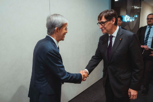 El president, durant la visita a Seegene El president, durant la visita a Seegene