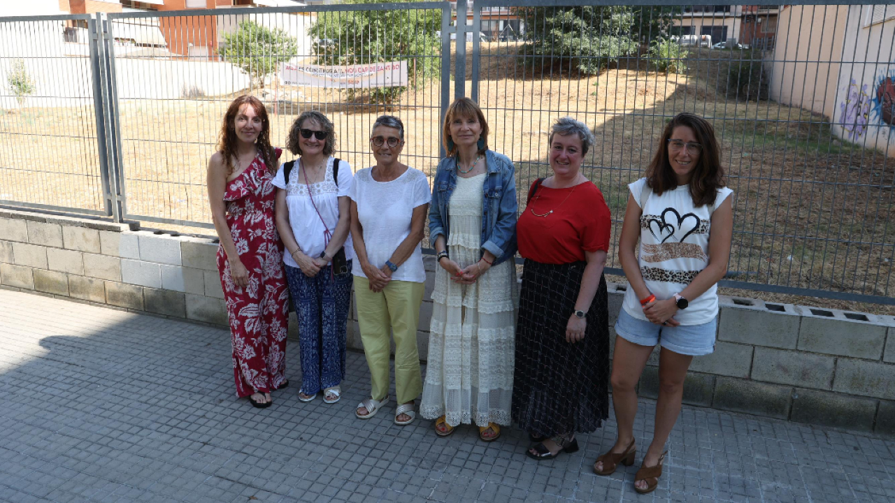 La consellera Olga Pané i l’alcaldessa Lluïsa Moret s’han reunit per tractar les prioritats en matèria de salut, acompanyades de responsables del Departament de Salut i del consistori. 
