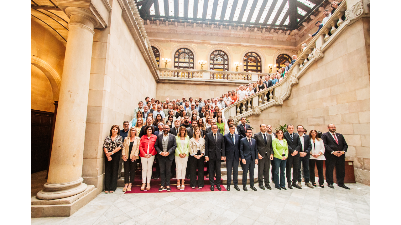 Foto dels alcaldes i les alcaldesses que han assistit al ple d'aprovació de l'Estatut de municipis rurals Foto dels alcaldes i les alcaldesses que han assistit al ple d'aprovació de l'Estatut de municipis rurals