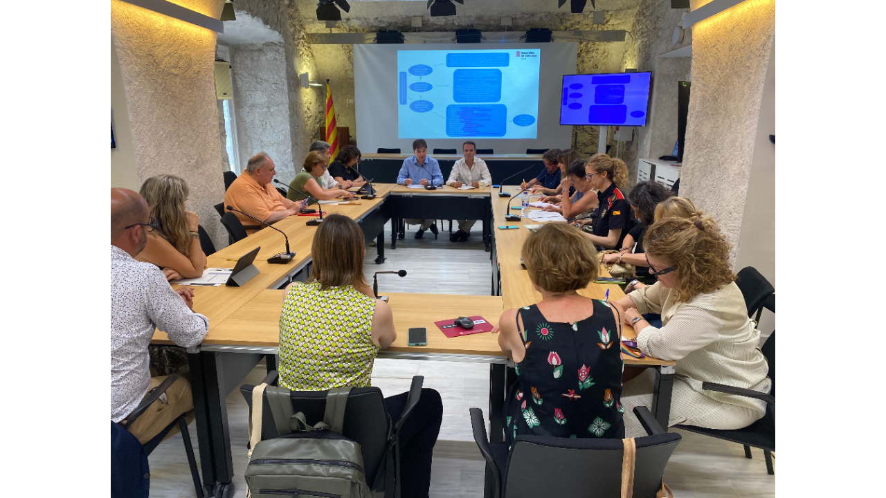 Reunió de la Comissió Institucional pel bon tracte i drets de les persones grans de comarques gironines Reunió de la Comissió Institucional pel bon tracte i drets de les persones grans de comarques gironines